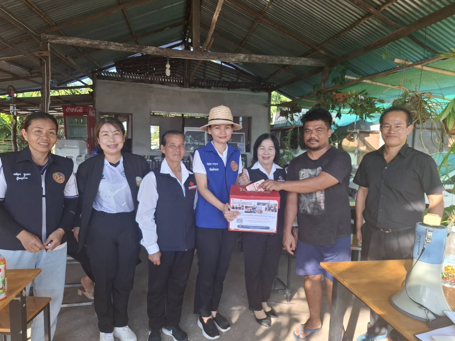 สพอ.ซับใหญ่ ร่วมเดินเชิญชวนผู้มีจิตศรัทธาบริจาคเงินและสิ่งของ เพื่อมอบให้แก่เหล่ากาชาดจังหวัดชัยภูมิ