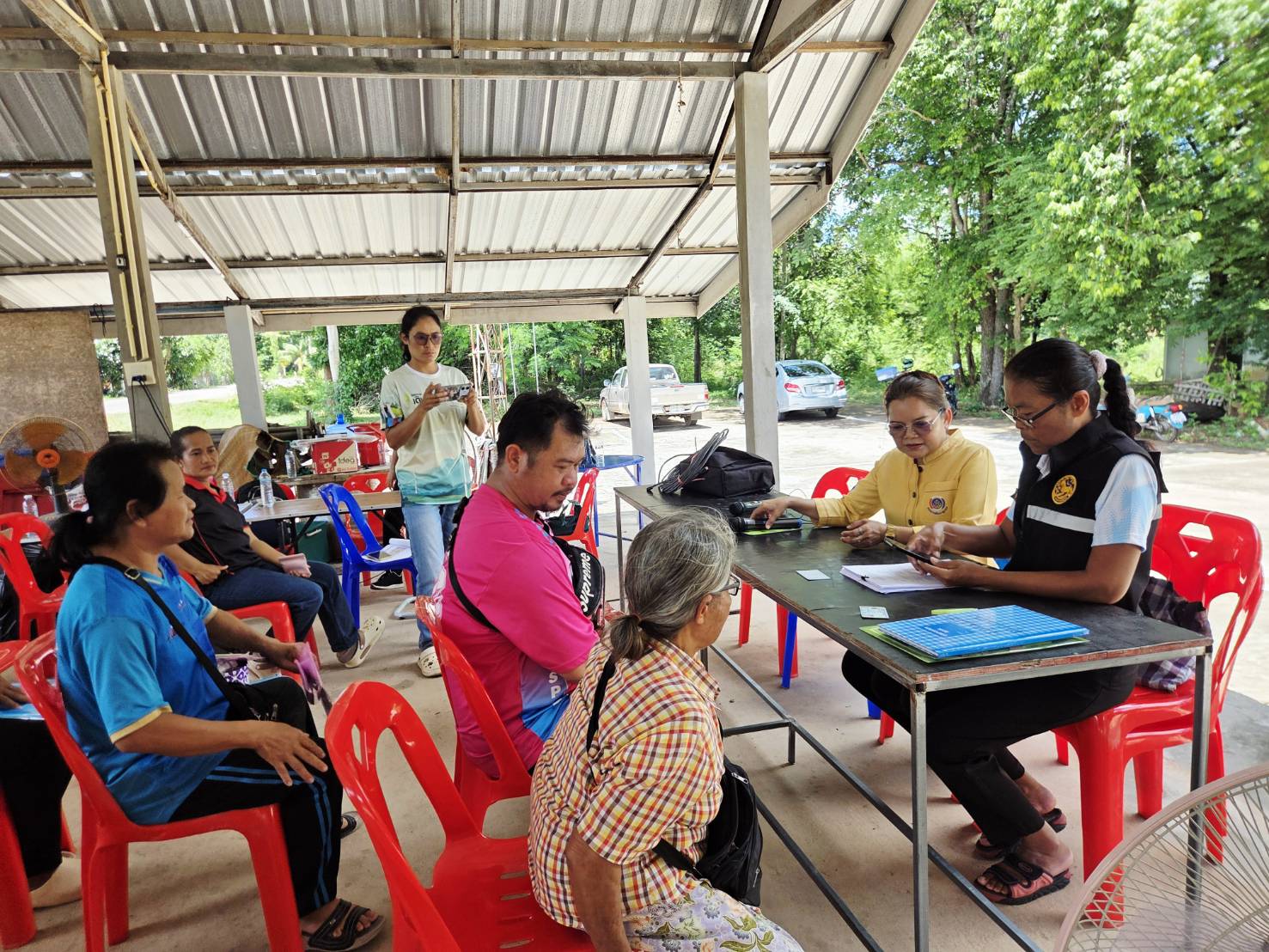 สพอ.ซับใหญ่ ลงพื้นที่ติดตามการดำเนินโครงการลงทะเบียนเพื่อบัตรสวัสดิการแห่งรัฐ ปี ๒๕๖๙