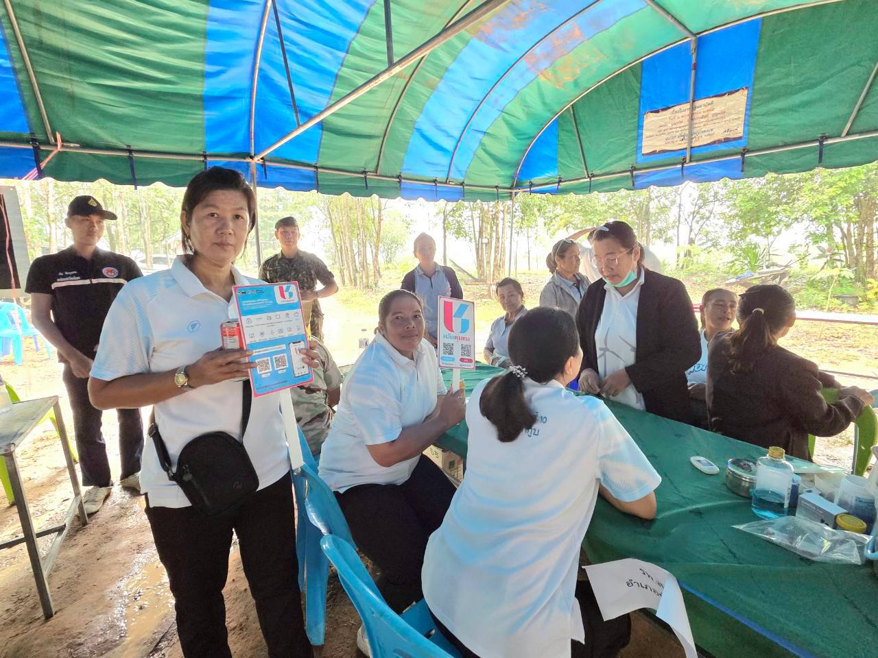 สพอ.ซับใหญ่ ประชาสัมพันธ์การดาวน์โหลดแอปพลิเคชัน Click ชุมชน
