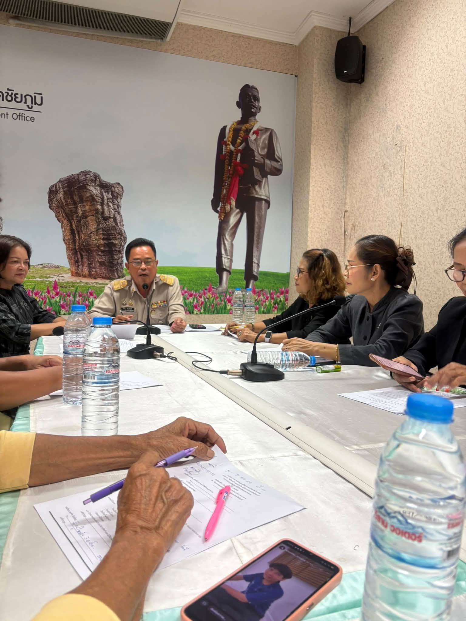 สพอ.ซับใหญ่ ร่วมประชุมเตรียมความพร้อมการจัดกิจกรรมโครงการ “พลังสตรีชัยภูมิ หลอมรวมใจ น้อมถวายอาลัยพระพันปีหลวง”