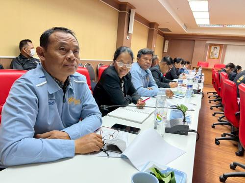 ประธานคณะกรรมการเครือข่ายกองทุนแม่ของแผ่นดิน อำเภอซับใหญ่ เข้าร่วมการประชุม