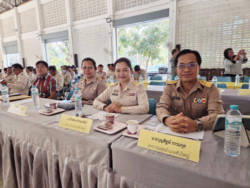 พัฒนาการอำเภอซับใหญ่ และหัวหน้าส่วนราชการ