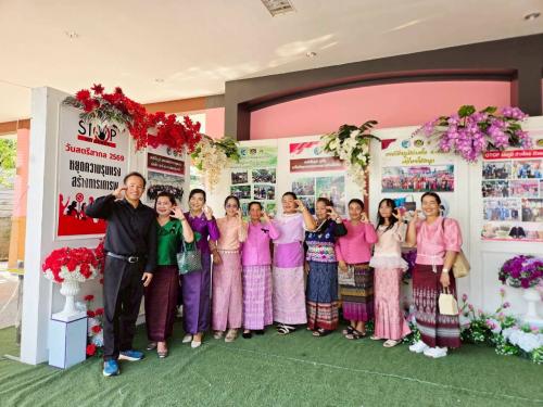 กลุ่มสตรีจากอำเภอซับใหญ่