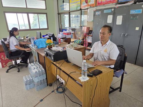 สำนักงานพัฒนาชุมชนอำเภอซับใหญ่ ร่วมรับฟัง