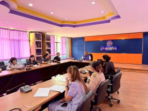 ประชุมคณะอนุกรรมการกลั่นกรองและติดตามการดำเนินงานกองทุนพัฒนาบทบาทสตรีอำเภอ (อกส.อ.) อำเภอซับใหญ่ จังหวัดชัยภูมิ ครั้งที่ ๖/๒๕๖๙