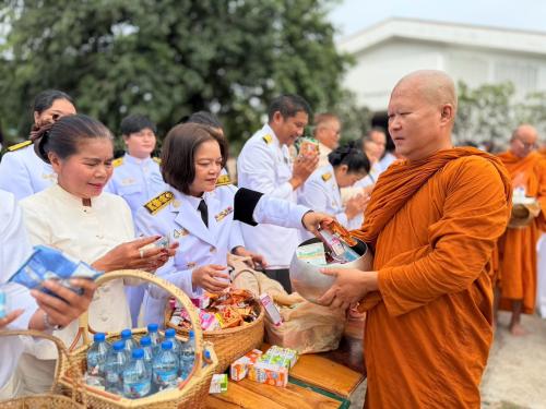 พิธีสวดพระพุทธมนต์และทำบุญตักบาตรถวายพระราชกุศลเนื่องในวันคล้ายวันพระราชสมภพสมเด็จพระนางเจ้าสิริกิติ์ พระบรมราชินีนาถ พระบรมราชชนนีพันปีหลวง