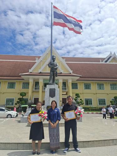 สพอ.ซับใหญ่ ร่วมแสดงความยินดีกับผู้นำอาสาพัฒนาชุมชนในการเข้ารับเกียรติบัตรการคัดสรรกิจกรรมพัฒนาชุมชนดีเด่น ระดับจังหวัด ประจำปี ๒๕๖๙