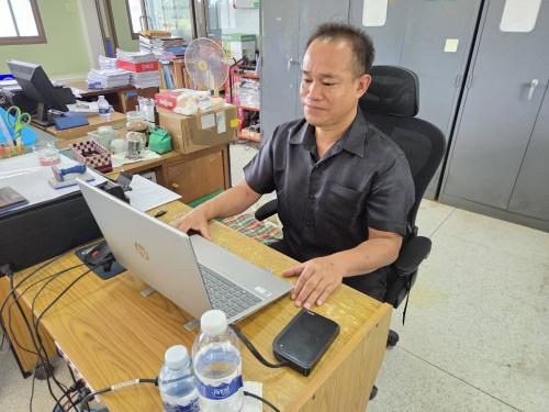 รับฟังการประชุมกรมการพัฒนาชุมชน ครั้งที่ ๘/๒๕๖๙ ผ่านระบบ TV พช.