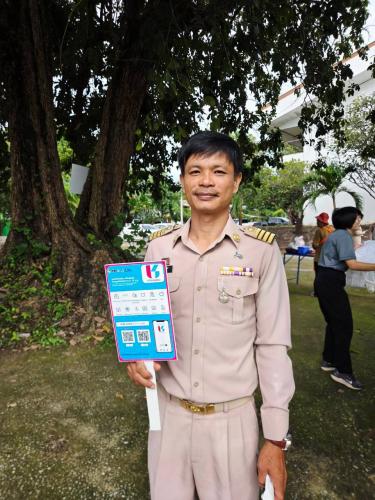 ประชาสัมพันธ์การดาวน์โหลดแอปพลิเคชัน Click ชุมชน ให้กับผู้นำชุมชนที่เข้าร่วมประชุมกำนัน ผู้ใหญ่บ้าน ประจำเดือน กันยายน ๒๕๖๙