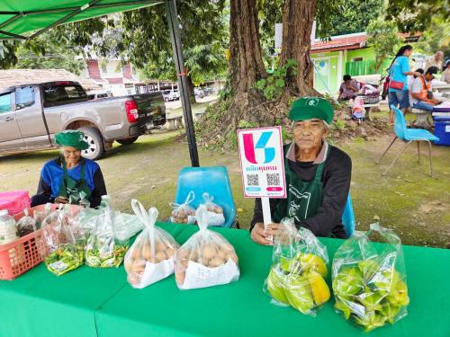 ประชาสัมพันธ์การดาวน์โหลดแอปพลิเคชัน Click ชุมชน ให้กับผู้ผลิต/ผู้ประกอบการ OTOP