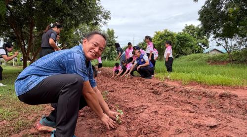 การน้อมนำแนวพระราชดำริฯ สู่ปฏิบัติการปลูกผักสวนครัว เพื่อสร้างความมั่นคงทางอาหาร: ๑ อำเภอ ๑ กิจกรรมเสริมทักษะ สุขภาพ และพัฒนาการของเด็กและเยาวชน