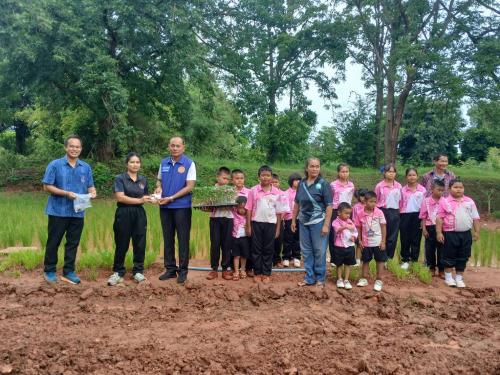 การน้อมนำแนวพระราชดำริฯ สู่ปฏิบัติการปลูกผักสวนครัว เพื่อสร้างความมั่นคงทางอาหาร: ๑ อำเภอ ๑ กิจกรรมเสริมทักษะ สุขภาพ และพัฒนาการของเด็กและเยาวชน