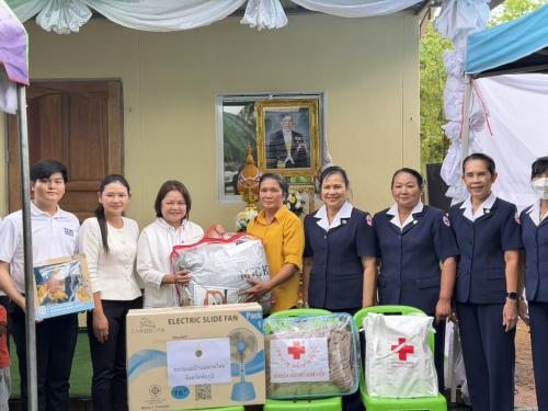 สำนักงานพัฒนาชุมชนอำเภอซับใหญ่มอบของขวัญ
