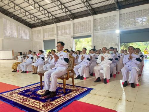 สพอ.ซับใหญ่ ร่วมพิธีเจริญพระพุทธมนต์และทำบุญตักบาตรถวายพระราชกุศลเนื่องในวันคล้ายวันพระบรมราชสมภพพระบาทสมเด็จพระบรมชนกาธิเบศร มหาภูมิพลอดุลยเดชมหาราช บรมนาถบพิตร วันชาติ และวันพ่อแห่งชาติ ๕ ธันวาคม ๒๕๖๘